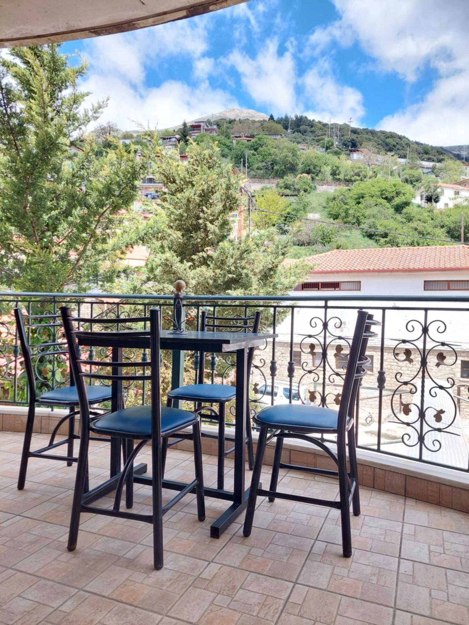 Αρτέμιδα Plus Karpenisi Apartment ภายนอก รูปภาพ